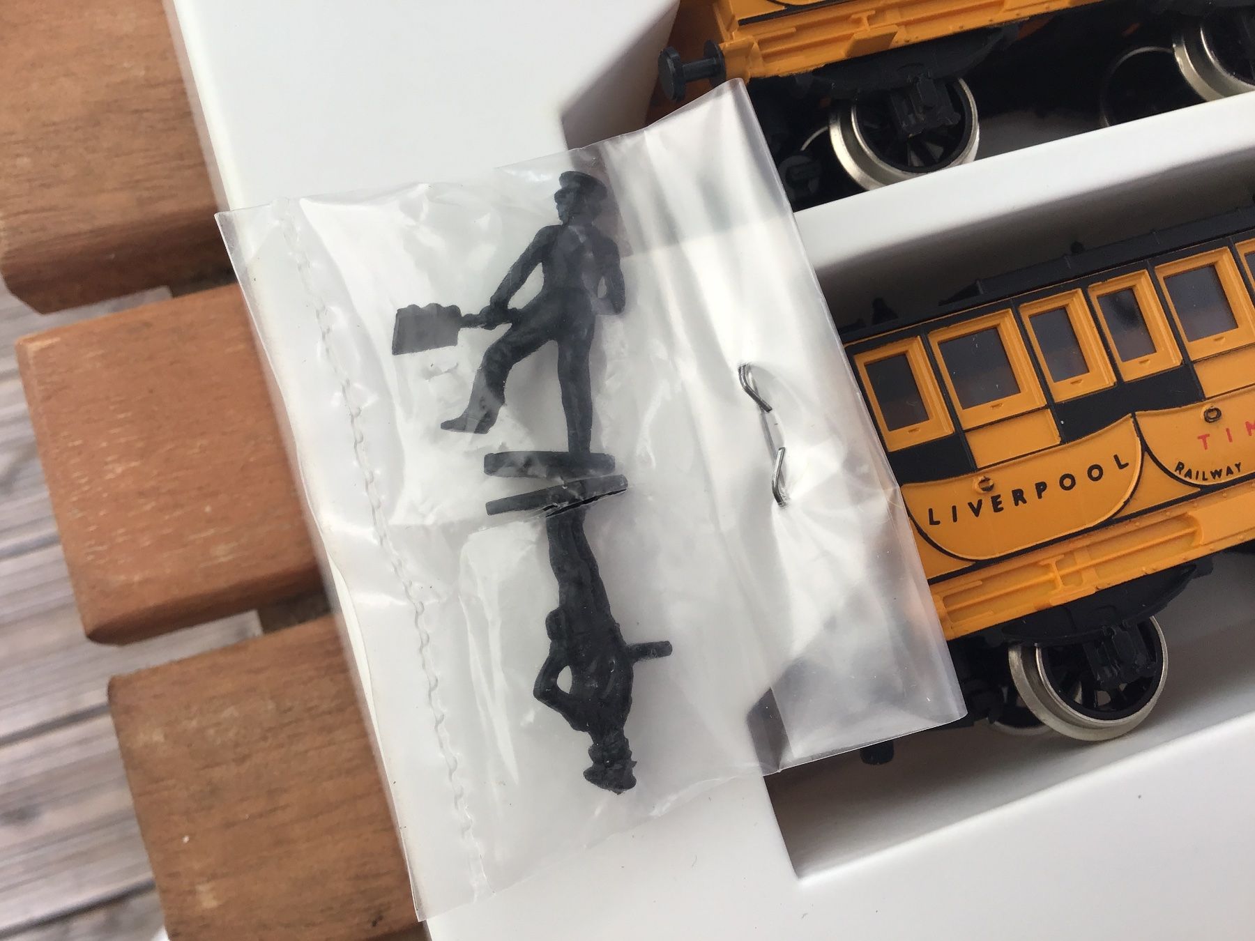 Modellini di ferrovie: Modelleisenbahn Set "Rocket" Liverpool - Manchester H0 – Nuovo e nell'imballaggio originale da Männedorf venduto da Modell-Spezialisten 2