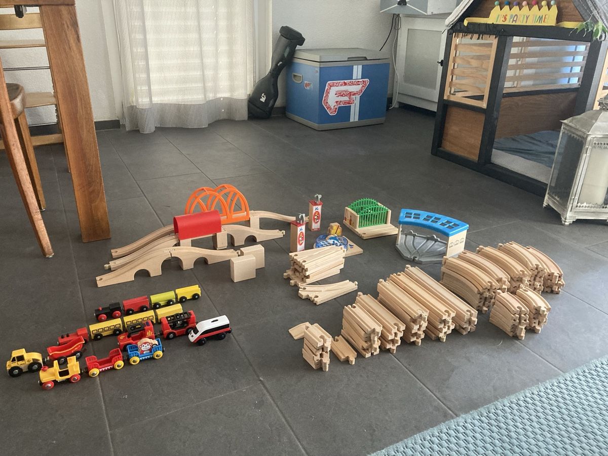 Brio Giocattoli: Brio/Lillabo Holzeisenbahnset – Usato da Winterthur venduto da zabli81