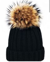 Schwarze Strickmütze mit Echtfellbommel, neuwertig