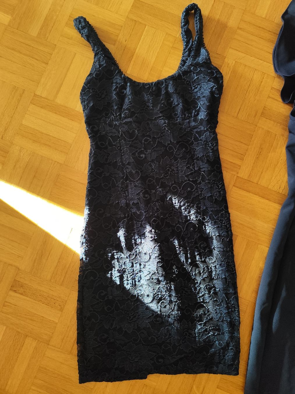 Lotti di vestiti: Vier Damenkleider in XS – Usato da Münchenstein venduto da Bobba.L 1