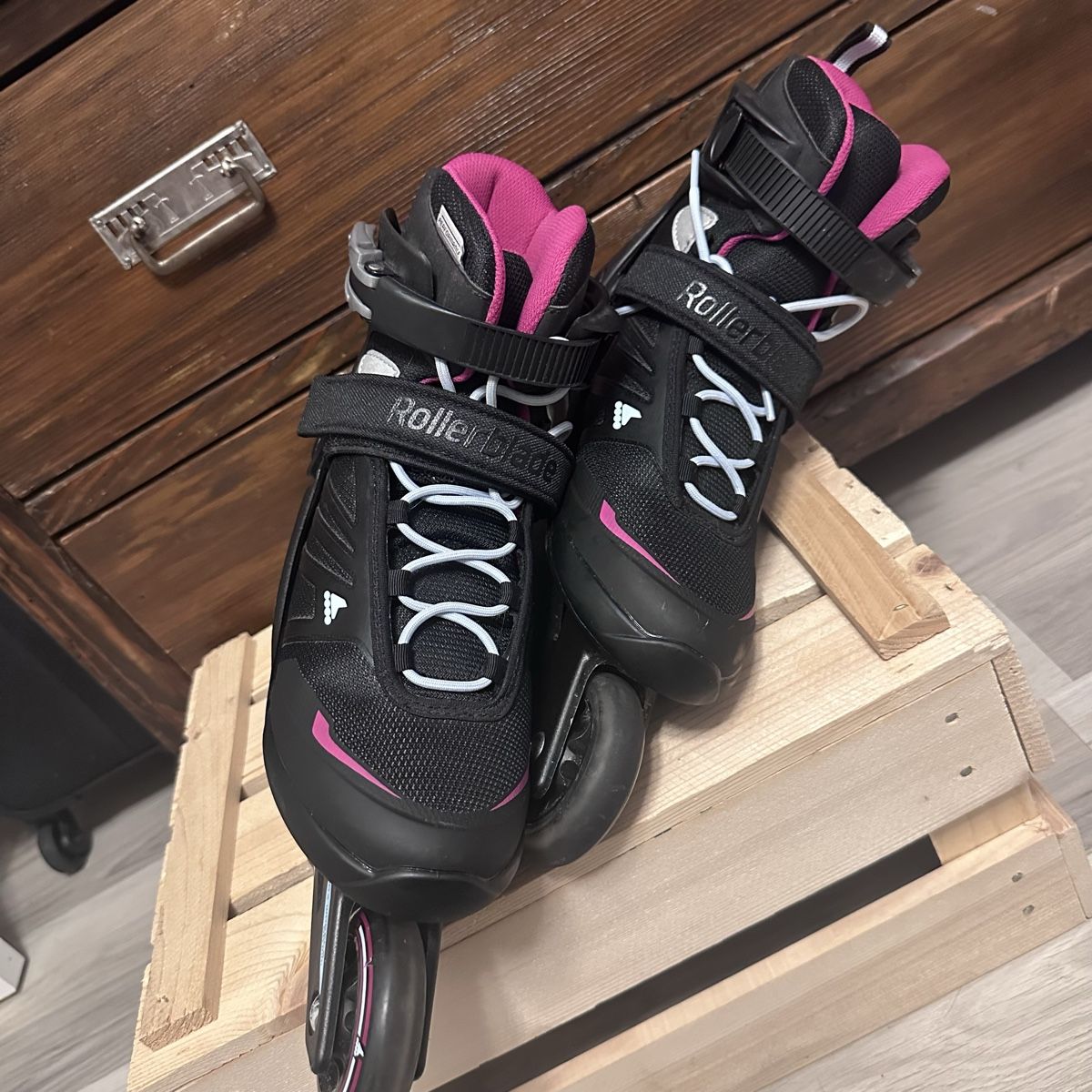 Patins à roul. & inline: Rollerblades – D'occasion à Mauren par ninaB98