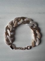 Neues schickes Armband
