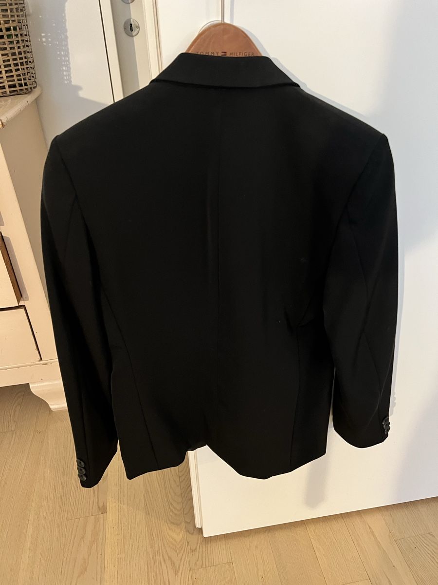 Camicie, T-shirt & Polo: Schwarzer Blazer mit Hemd und Krawatte, Grösse 140/146 – Usato da Zürich venduto da Marianne72 6