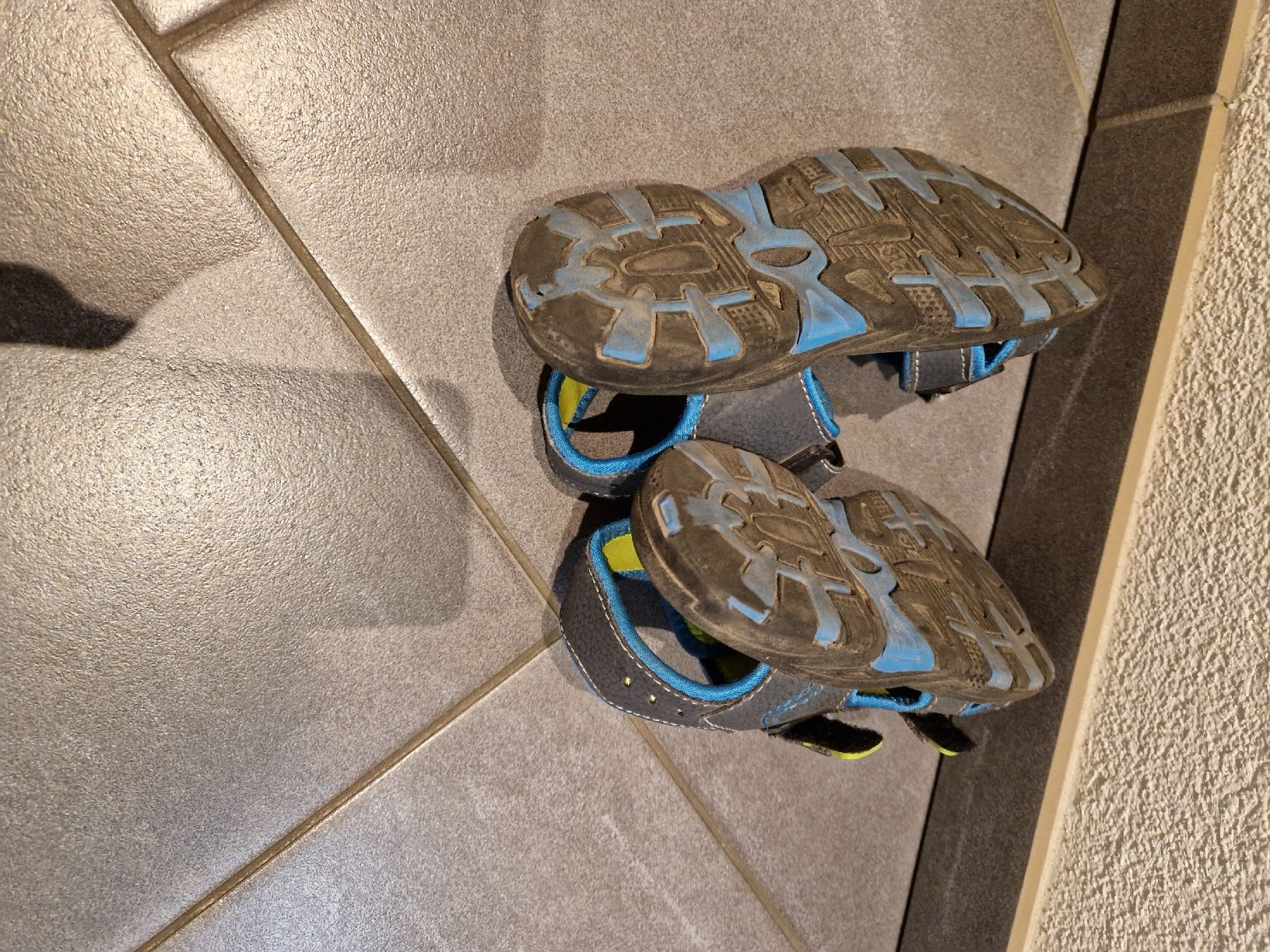 Scarpe per ragazzi: Sandalen Gr. 31 – Usato da Ohmstal venduto da wil_xp75 3