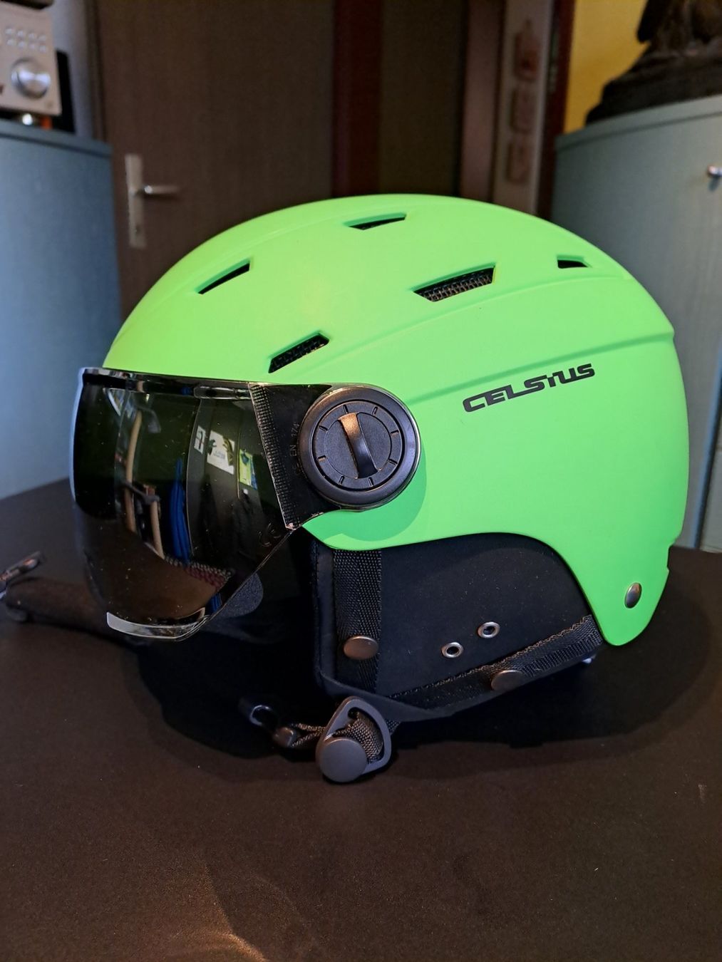 Caschi: Skihelm, grün – Usato da Fischbach-Göslikon venduto da Totsch