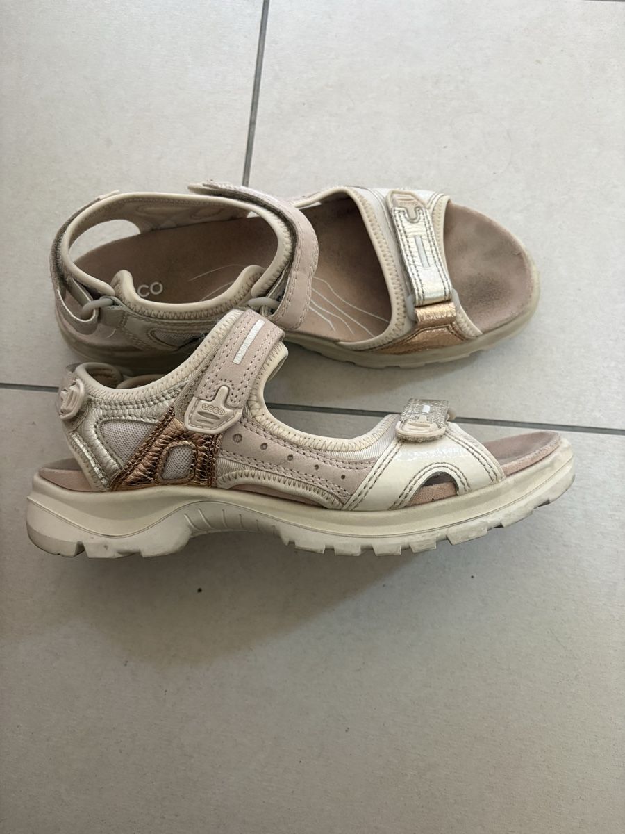 Scarpe da donna: Ecco Sandalen – Usato da Zürich venduto da Esperanto