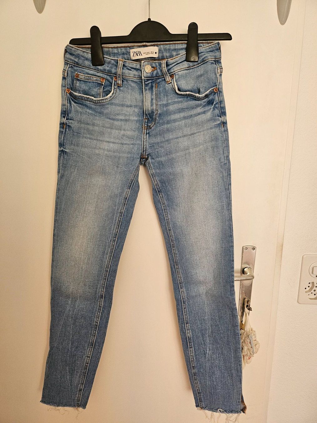 Zara Jeans: Low-waist Jeans, Zara, Grösse 36 – D'occasion à Zürich par natalos