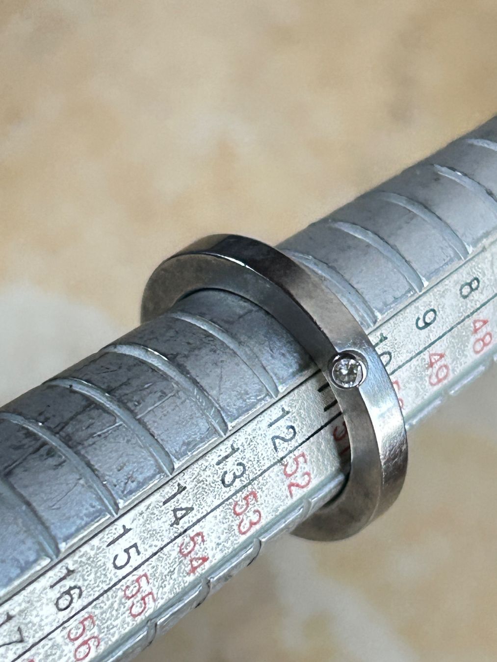 Anelli: Titan oder Edelstahlring mit weissem Stein (51) – Usato da Laufen venduto da Bellebellezza 6