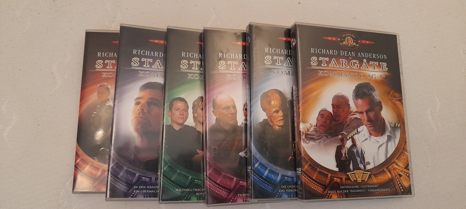 Tutti i DVDs: Stargate SG-1 Staffel 6 DVD Box-Set – Usato da Thun venduto da Goldie28 2