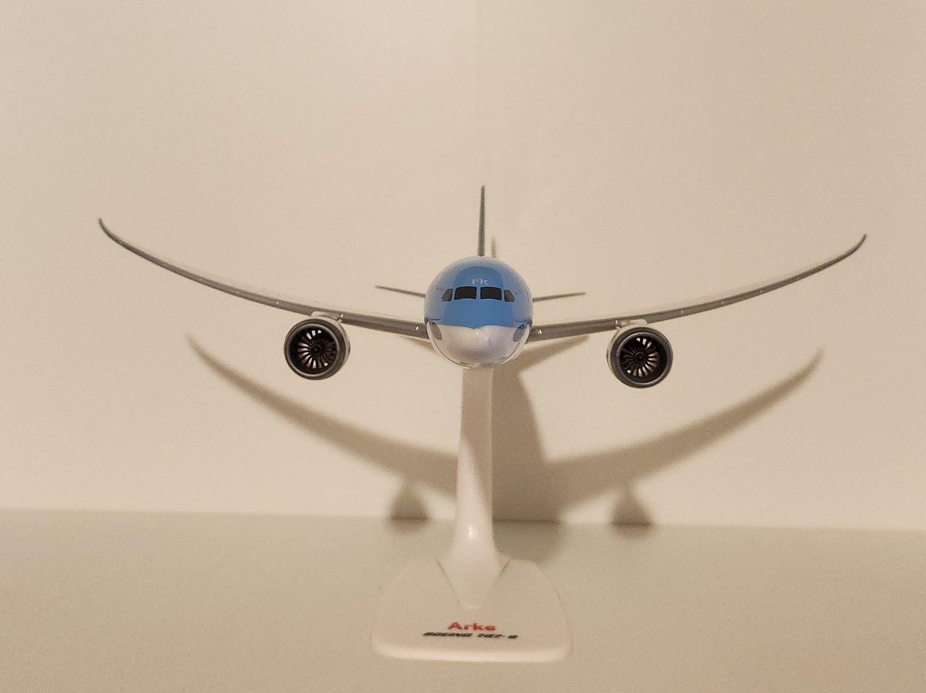 Herpa Modellbausätze & Standmodelle: Herpa Snap-fit Arke Boeing 787-8 – Gebraucht aus Wittenwil von ced_q8j7 1