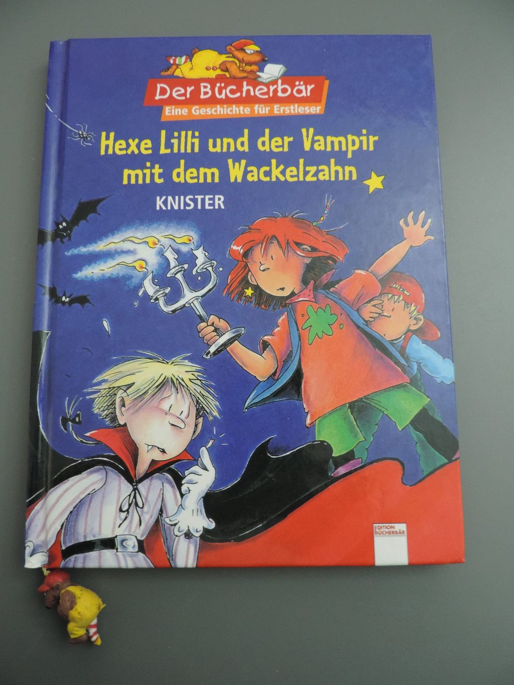 Libri: Hexe Lilli und der Vampir mit dem Wackelzahn- – Usato da Remetschwil venduto da shalpe
