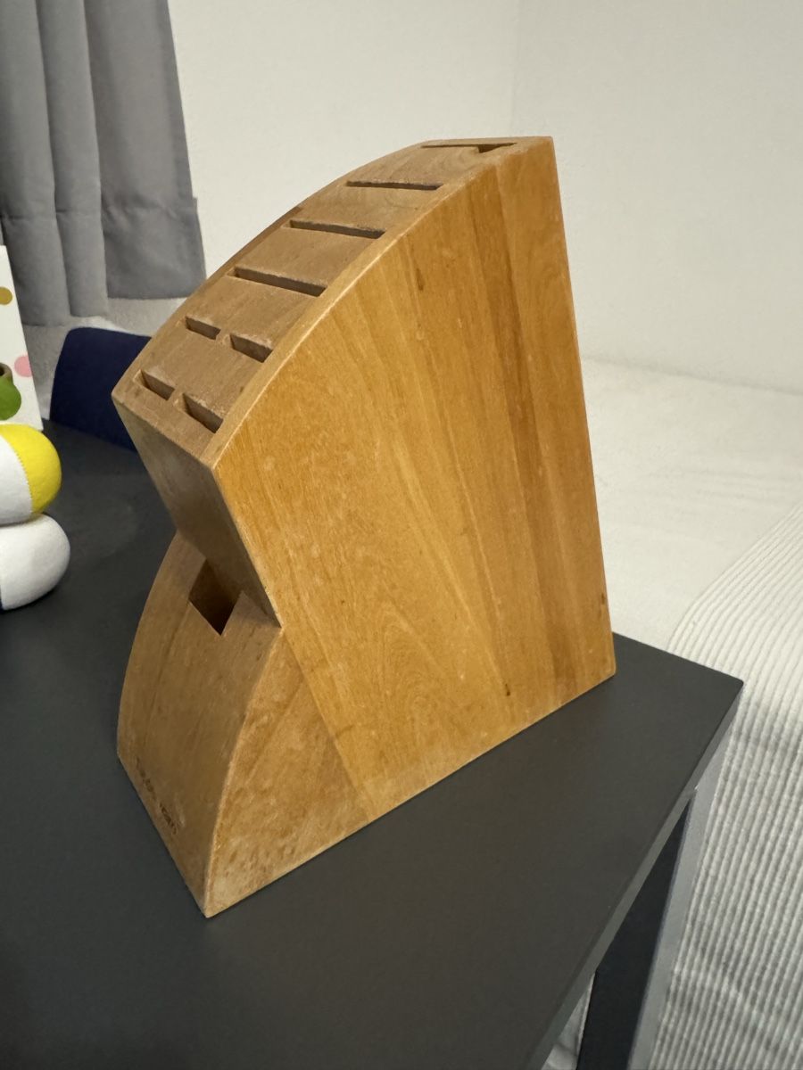 Tupperware Recipients et similaires: Tupperware Messerblock aus Holz - Praktisch & Stilvoll – D'occasion à Wikon par Mona784 2