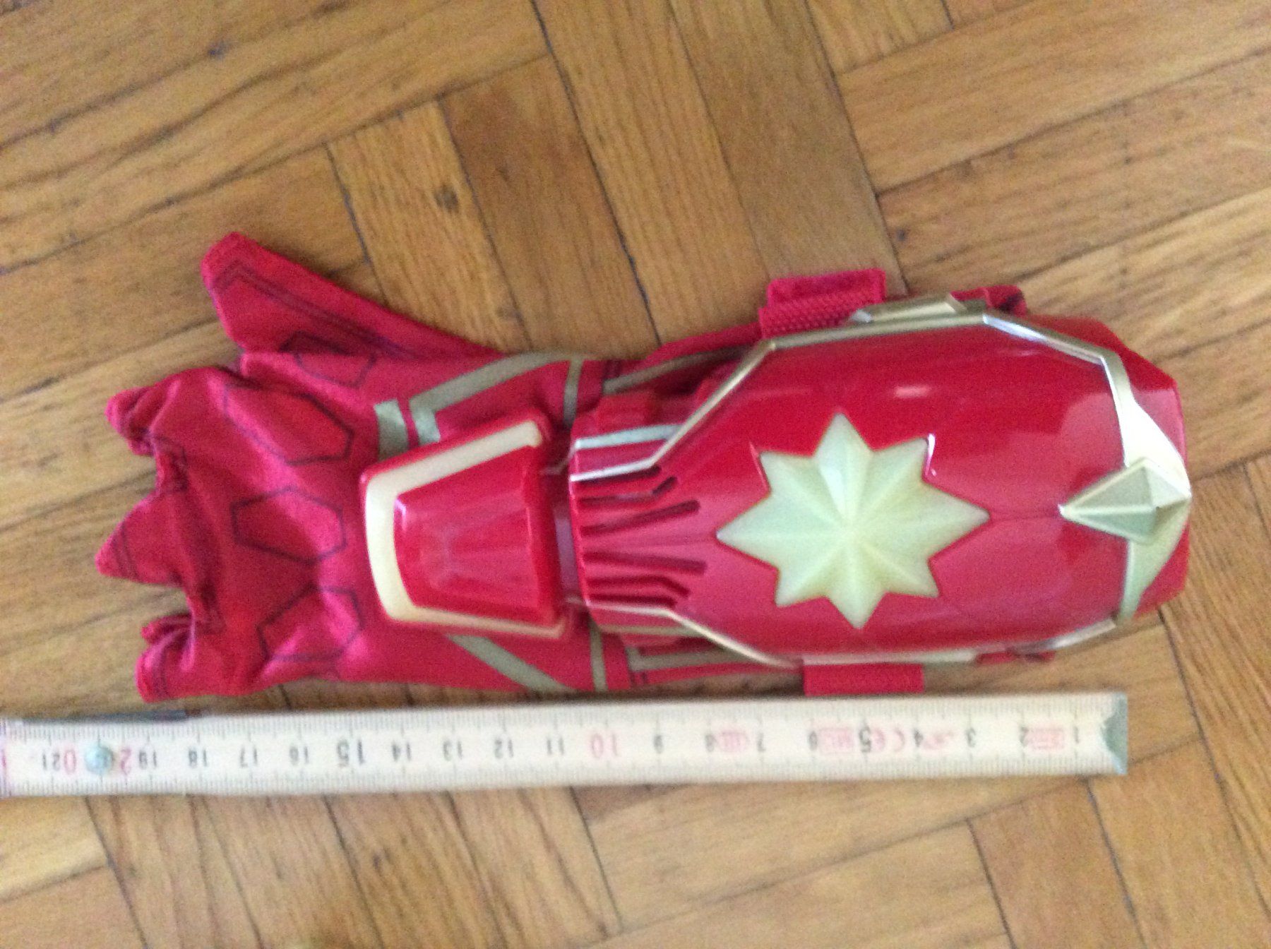 Hasbro Giochi: Iron Man Marvel Gant à effets spéciaux photoniques – Usato da Le Mont-Pèlerin venduto da dundun1