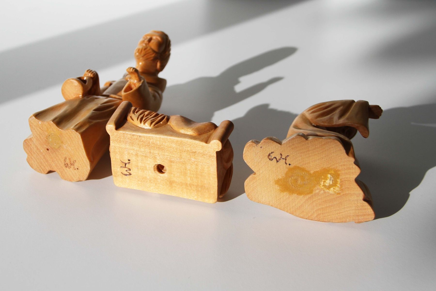 Figuren: Drei Krippenfiguren - Brienzer Schnitzerei mit Monogramm WH – Gebraucht aus Merlischachen von sammlerstueck 7