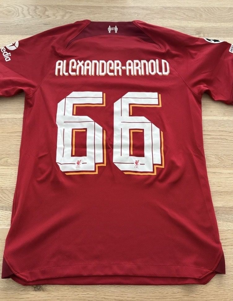 Canottiere & Pantaloni: FC Liverpool Alexander Arndold #66 – Usato da Basel venduto da kleinerprinz