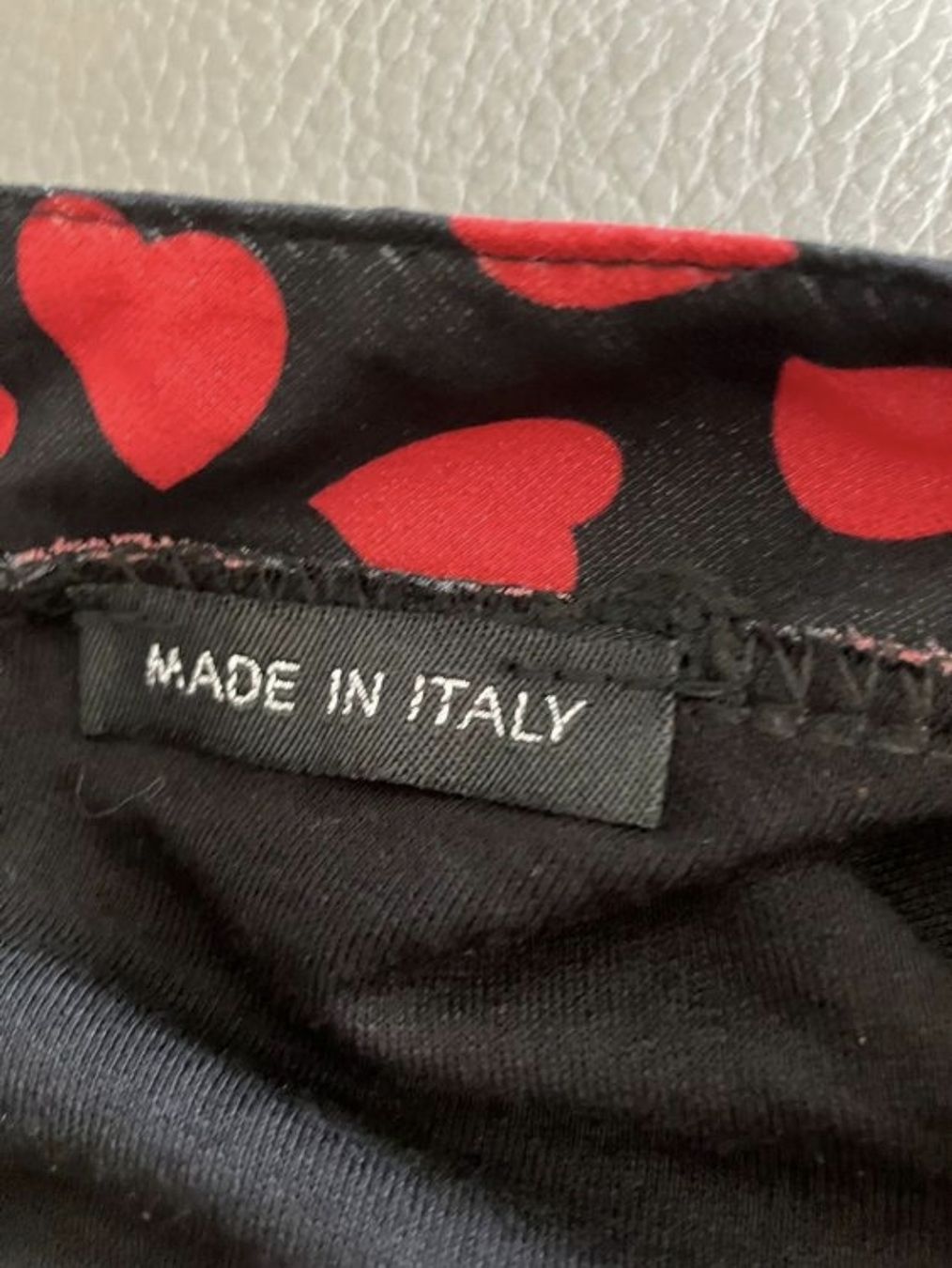 Camicette: Chemise cœurs noire et rouge M – Usato da Lausanne venduto da Cognitia 2