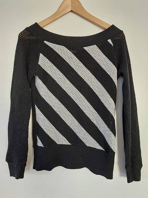 Maglioni & Felpe: Schicker Sommer Pullover mit Streifen, Silber, Grösse 36 – Usato da Zürich venduto da Taxista