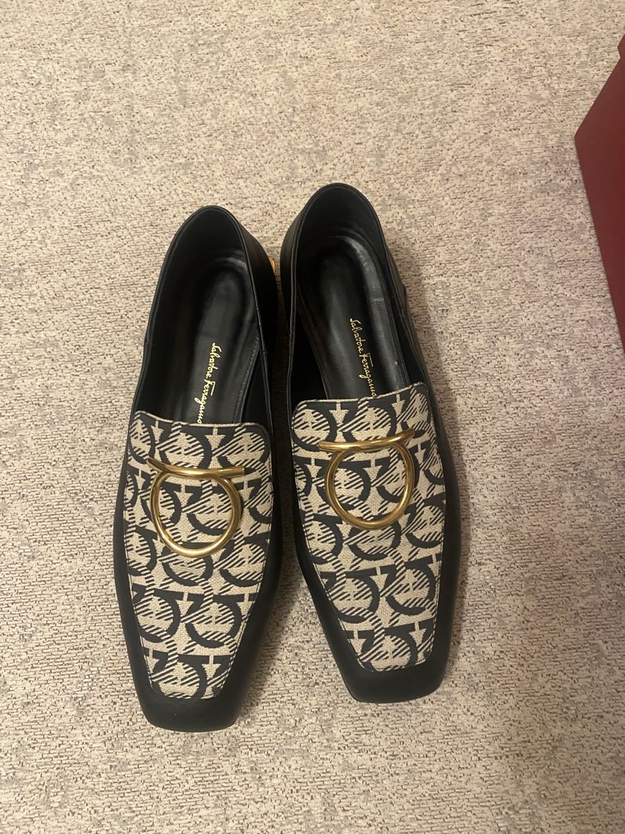 Salvatore Ferragamo Scarpe da donna: Salvatore Ferragamo Loafers Gr 41 – Usato da Baar venduto da egl_q6qy 1