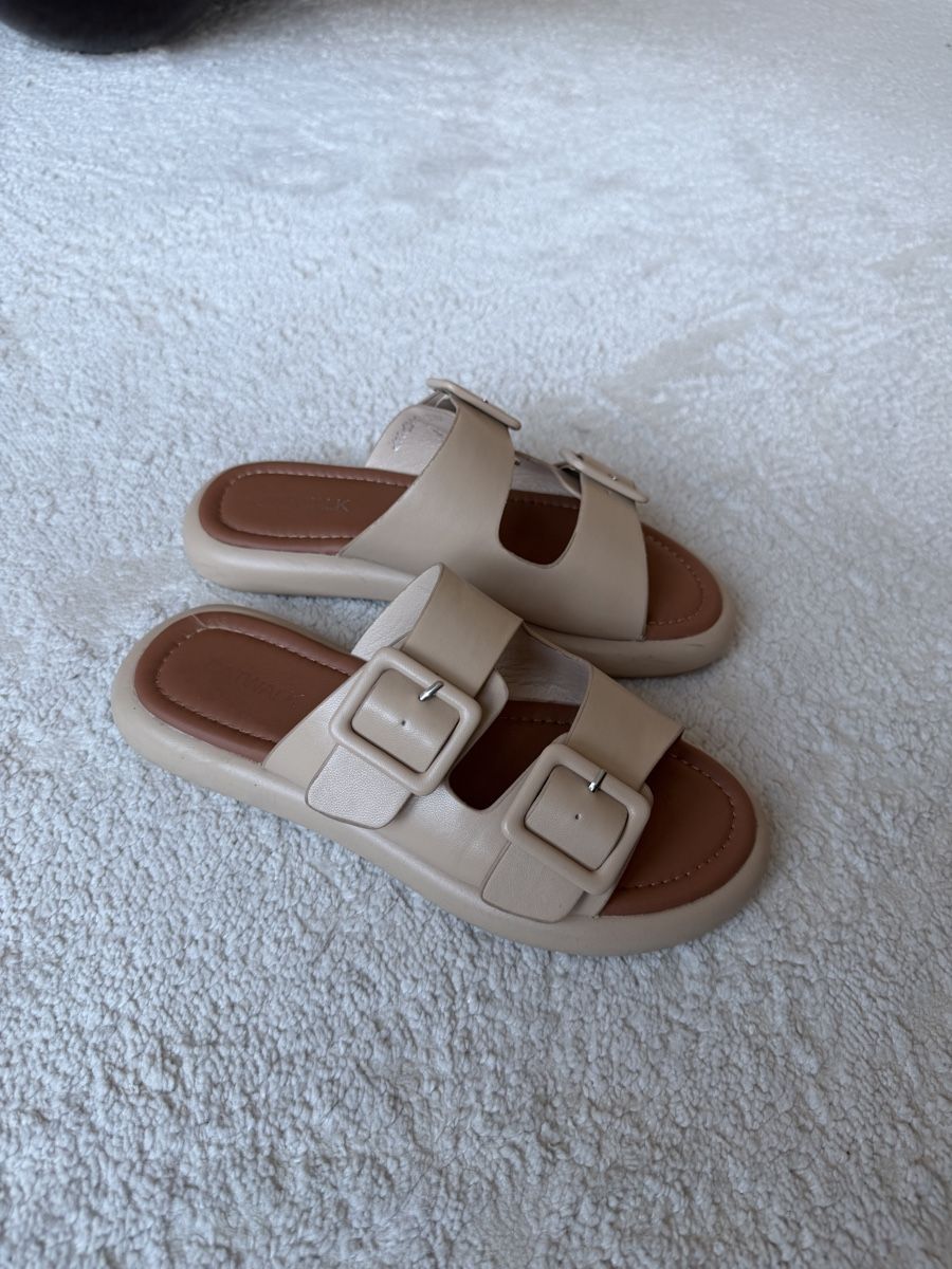 Scarpe da donna: Sandals beige, size 37 – Usato da Dübendorf venduto da ilianalou