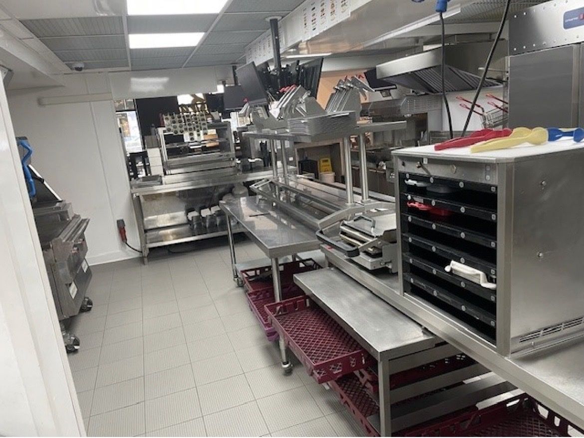 Cucine complete: Cuisine complète type mc do fast food – Usato da Thônex venduto da yac_h7nr