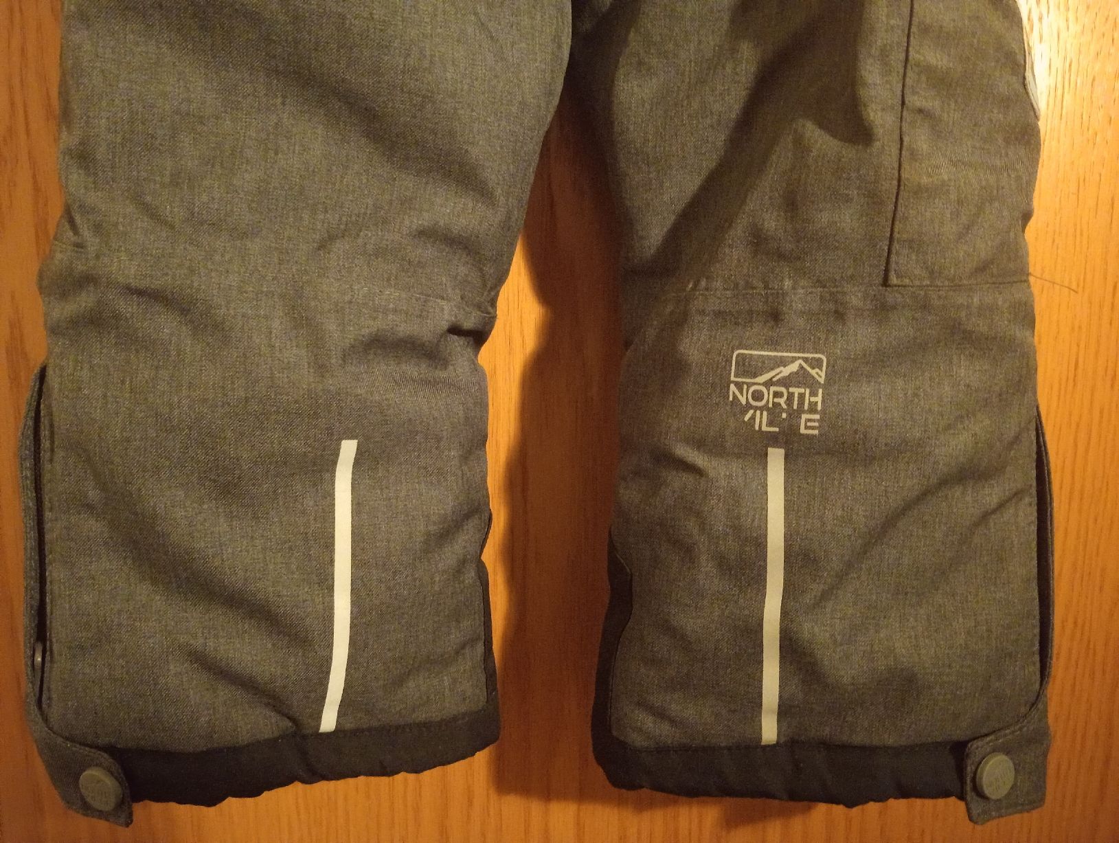 Pantaloni: Kinder Skihose/Schneehose, Grösse 98 – Usato da Allschwil venduto da Evgeniia78 4