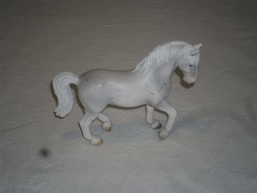 Schleich Statuette: Schleich - Pferd – Usato da Büren SO venduto da omsa