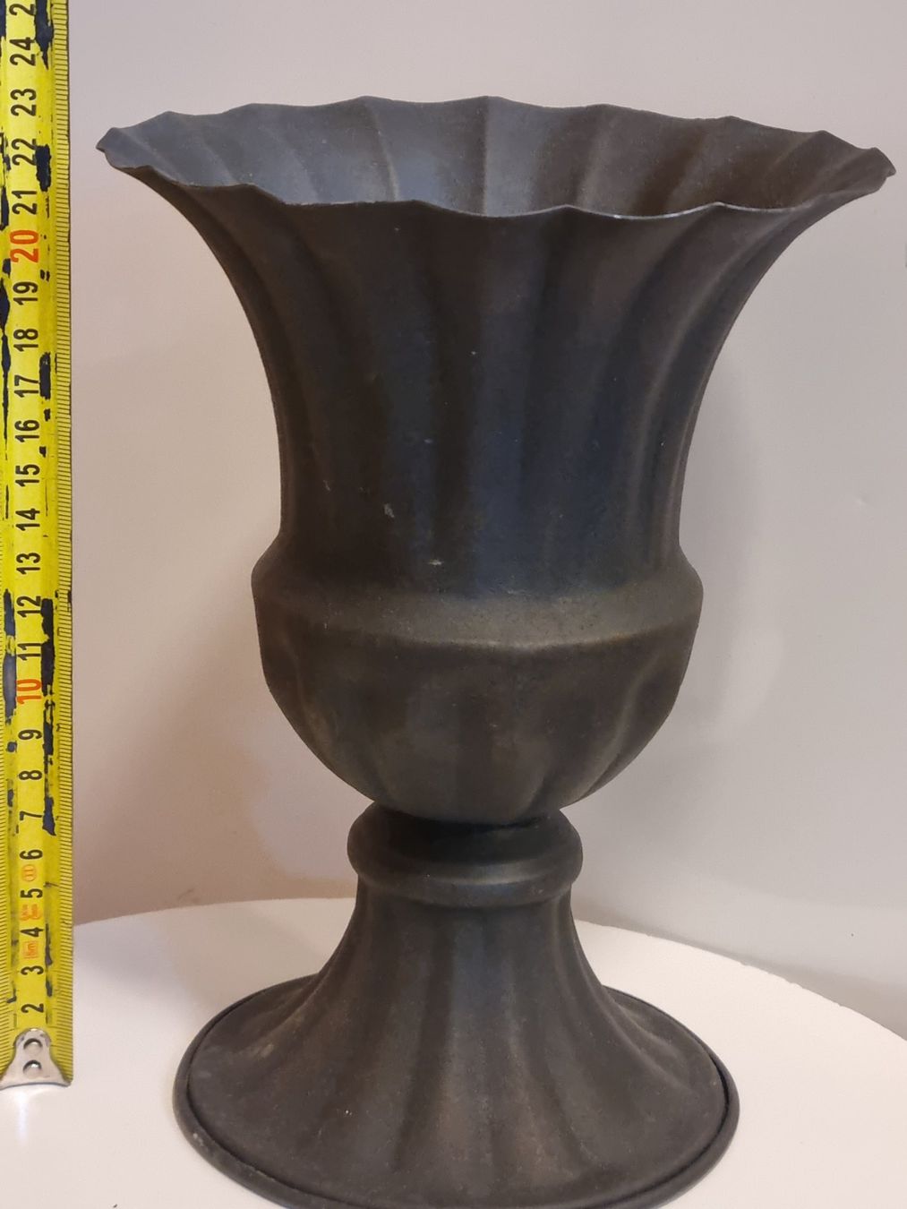 Vasi per fiori: Metall Urne Cachepot Antik Stil Shabby 22 cm – Usato da Scharnachtal venduto da devin03 5