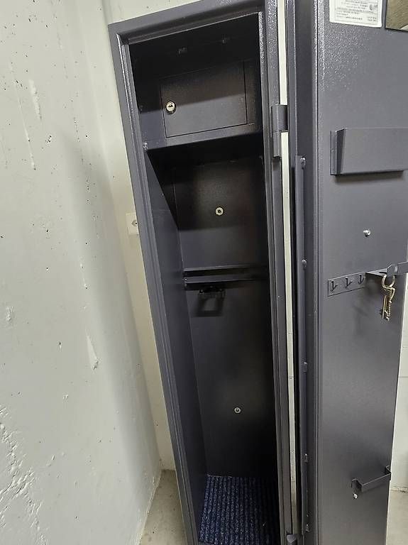 Tresor: Waffenschrank – Gebraucht aus Heimberg von sb3627. 1