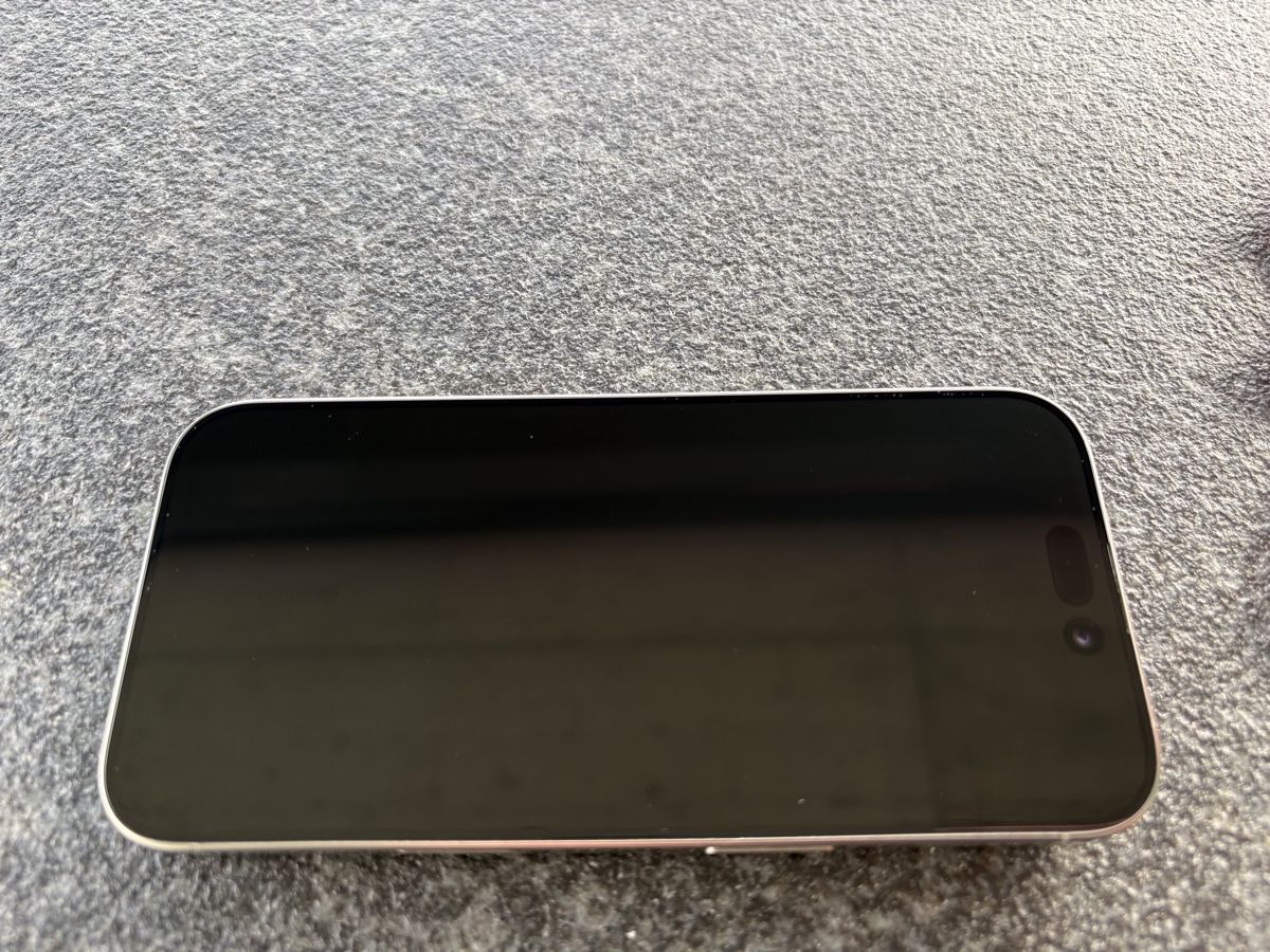 Apple Telefoni cellulari / Smartphones: Smartphone Apple iPhone 16 Pro schwarz – Usato da Heerbrugg venduto da bischi13 4