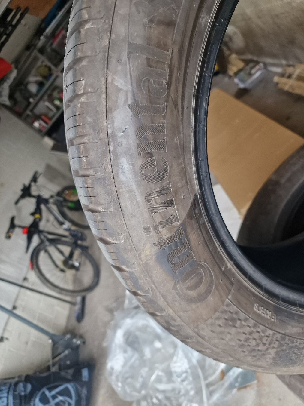 Continental Pneumatici & Ruote complete: 4 Continental 235/60/18 V XL – Usato da Schänis venduto da Tardi91 2