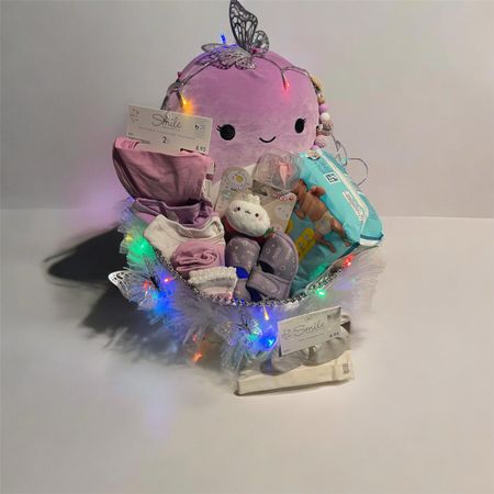 Baby Geschenkset mit Kuscheltier und Kleidung neu