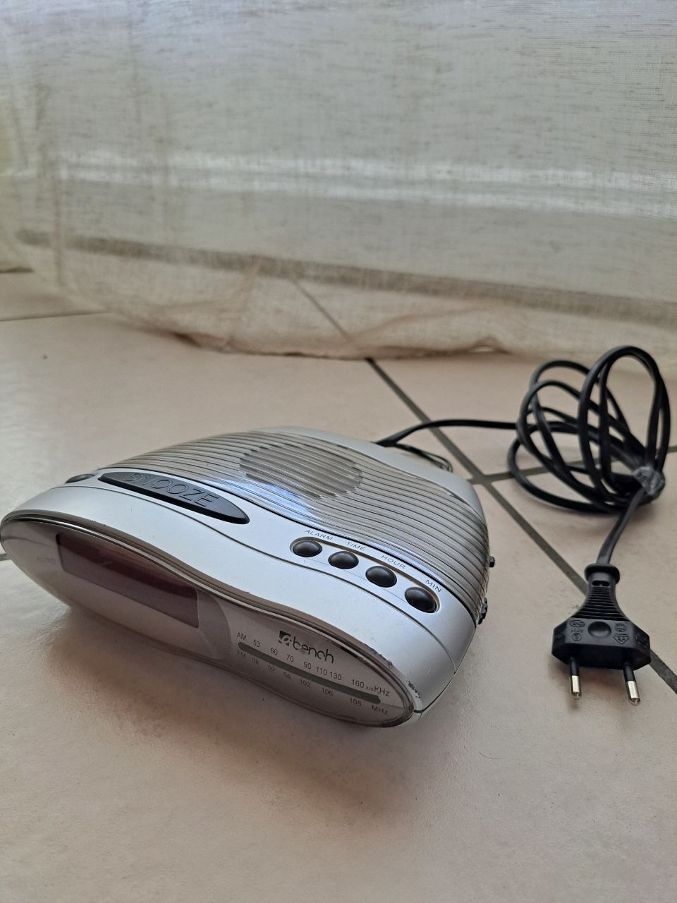 Wecker: Retro Radiowecker von Bench – Gebraucht aus Inden von Delocepe