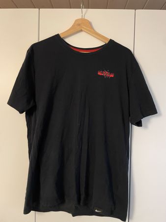NIKE t-shirt L