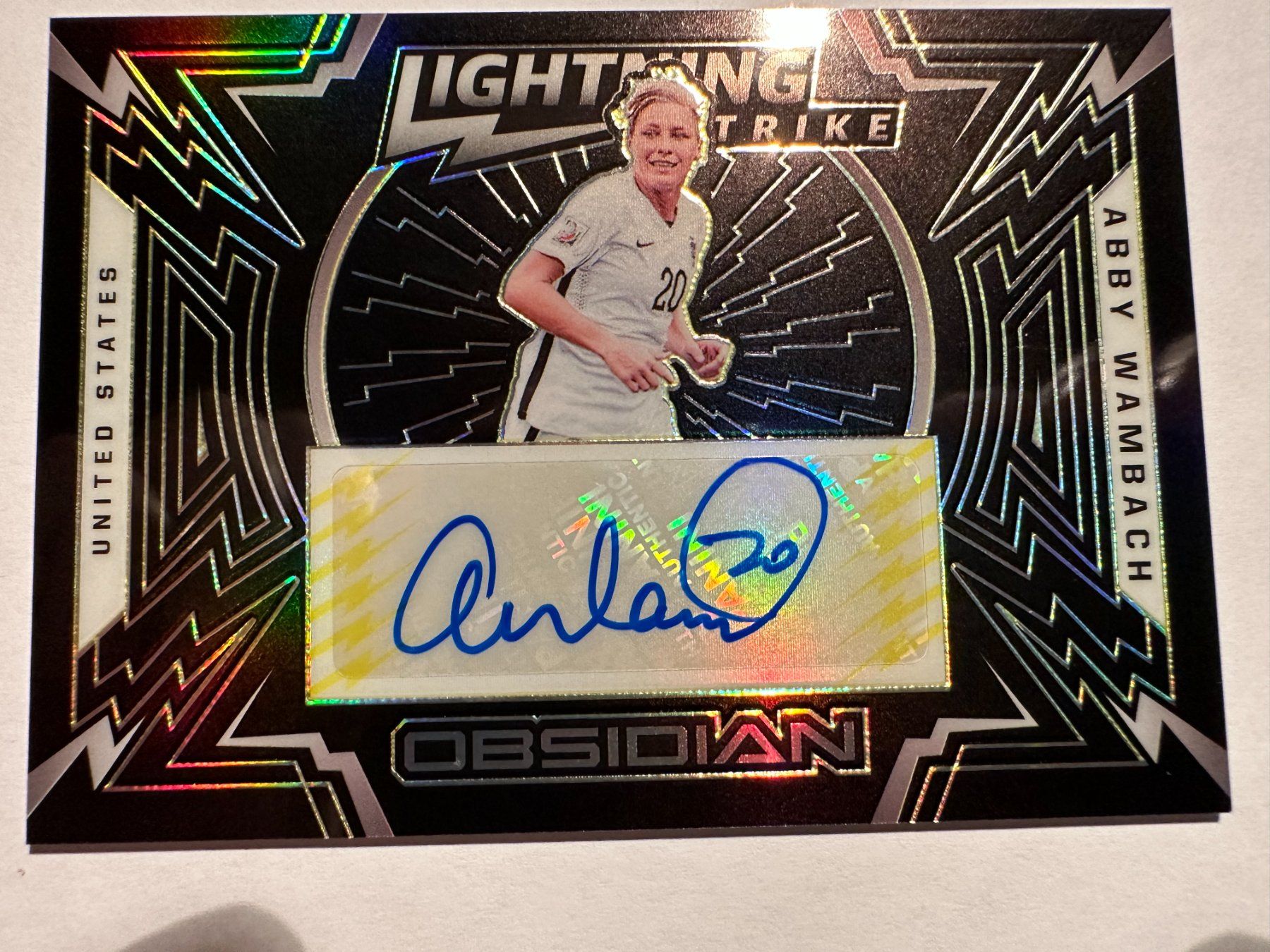 Panini Carte collezionabili: 2021 Panini Obsidian Abby Wambach Auto /10 – Usato da Hagendorn venduto da Pokecollectorch 2