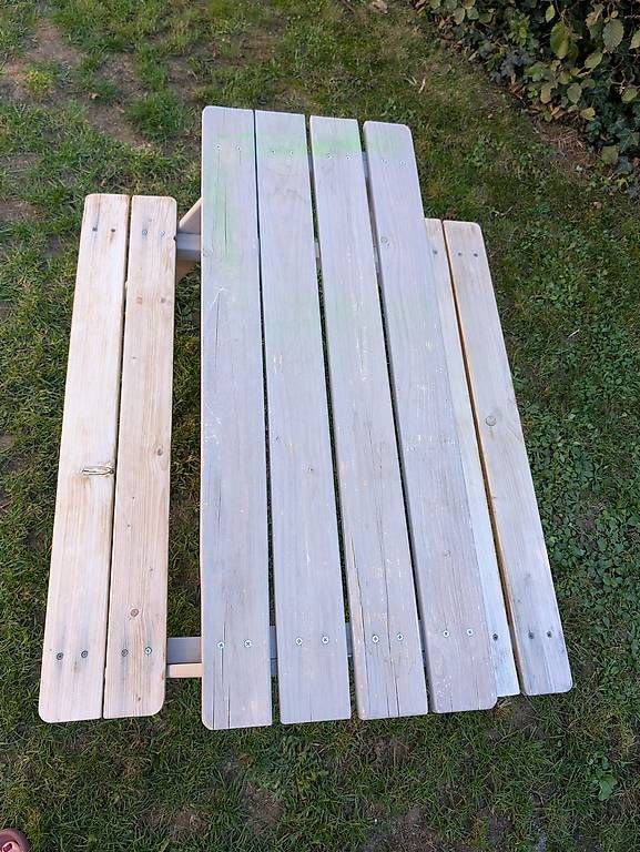 Set de table et chaises: Kinderfestbank – D'occasion à Arni AG par martinao89