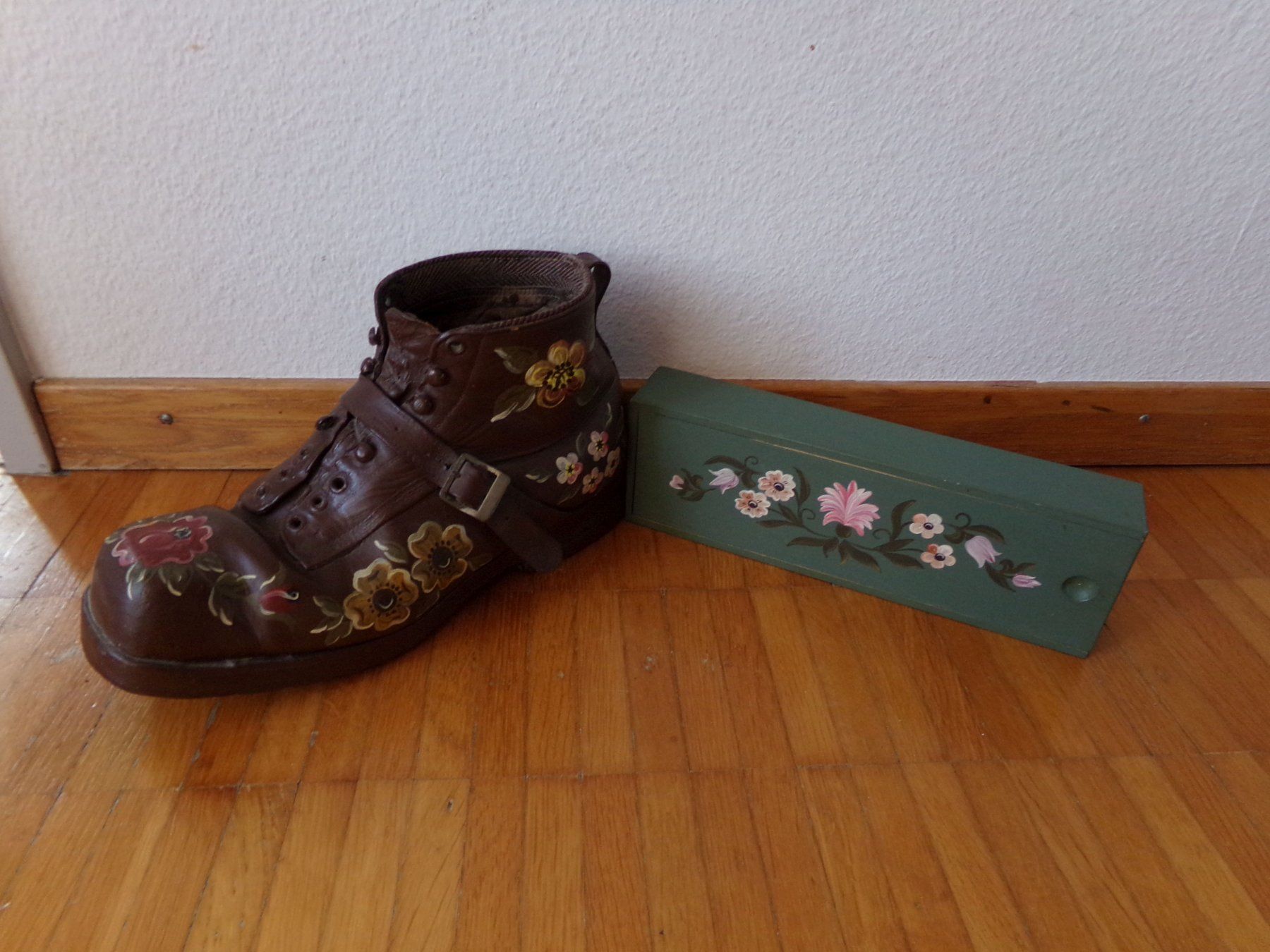 Tutte le decorazioni: Bauermalerei Schuh mit Schachtel – Usato da Winterthur venduto da Jessi_di