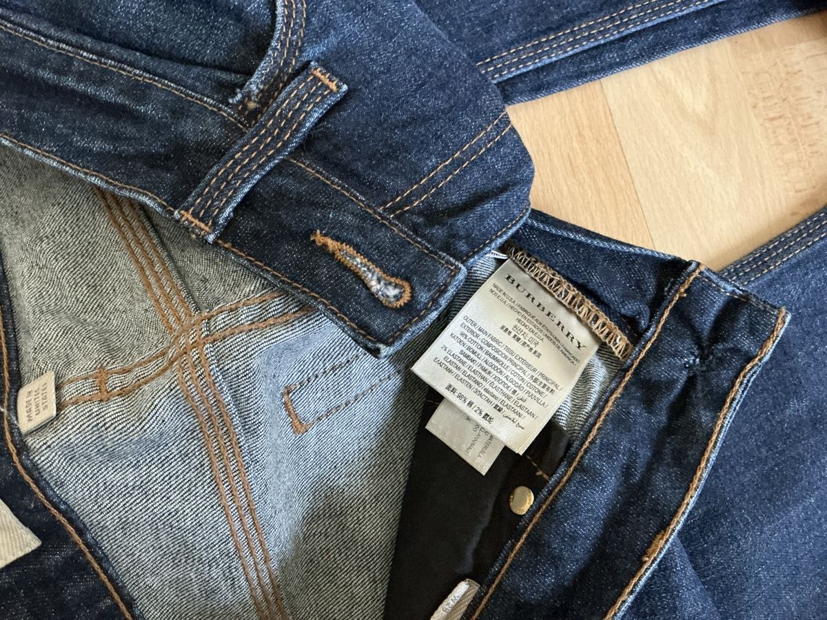Burberry Jeans: Jeans Flair – Nuovo (secondo la descrizione) da St.Gallen venduto da nat_7n75 5