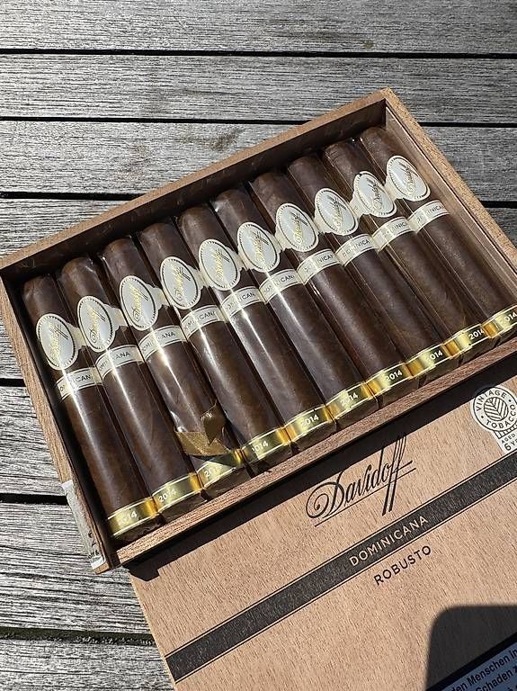 Sigari: Davidoff Dominicana Robusto 2014 Zigarren – Usato da kreuzlingen venduto da hel_v9zj