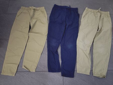 3 dünne Kinderhosen Set beige und blau Gr. 122