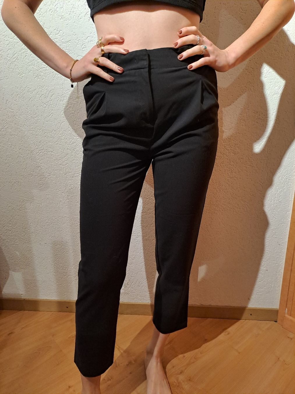 Benetton Pantaloni: Pantalon noir Benetton, taille 34 – Usato da Valeyres-sous-Montagny venduto da Romy. 2