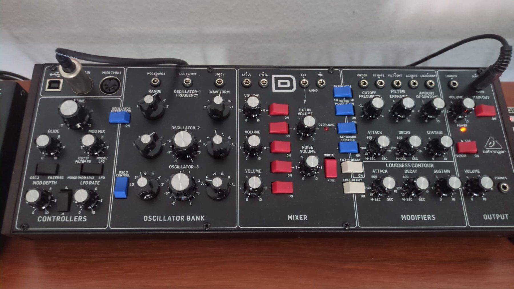 Behringer Strumenti musicali: Behringer Model D – Usato da Bern venduto da Hansdampf3012