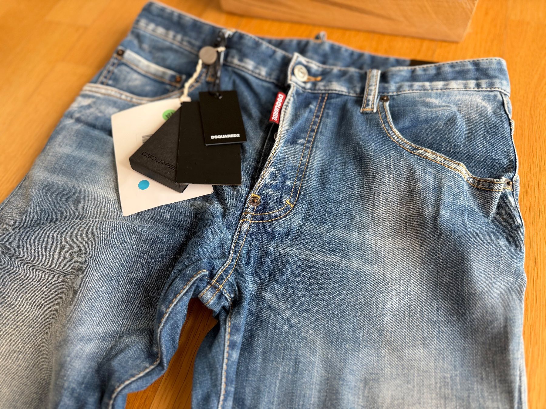 Dsquared2 Jeans: 100% originale DSQUARED2 Jeans Hose Grösse 48 – Nuovo e nell'imballaggio originale da Basel venduto da trend_shop_schweiz 1