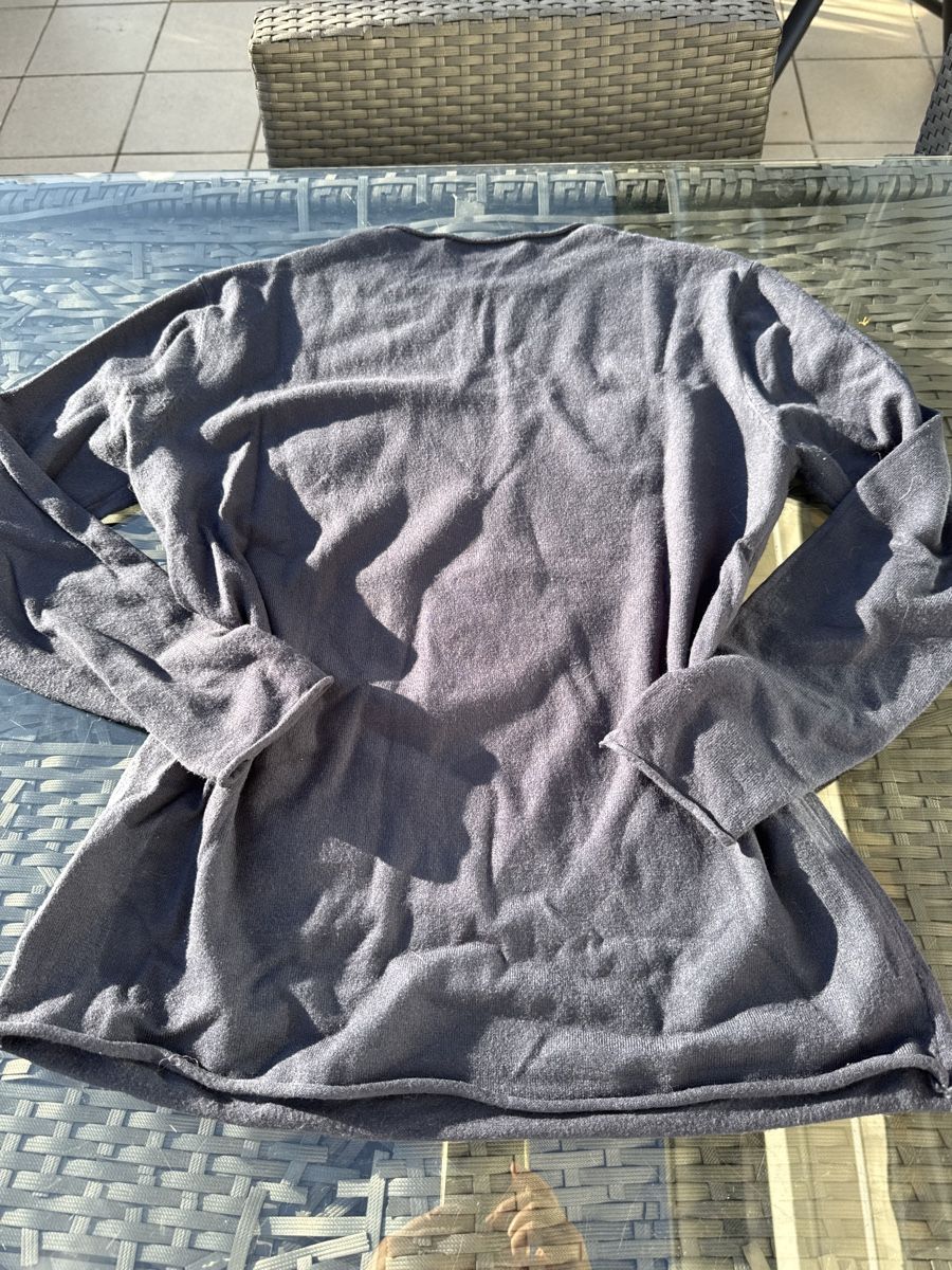 Pullover & Sweatshirts: Pullover (1Size) – Gebraucht aus Vezia von sidu03 2