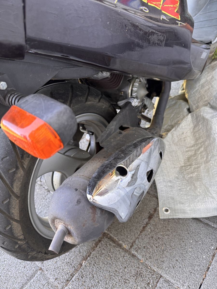 Kymco Strada: Kymco K12 50 Roller schwarz defekt – Difettoso da Zofingen venduto da drummer74 5