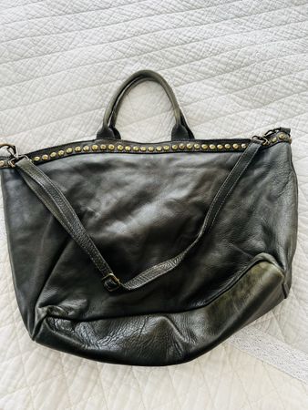 Ledertasche Vera Pelle schwarz Nieten gebraucht