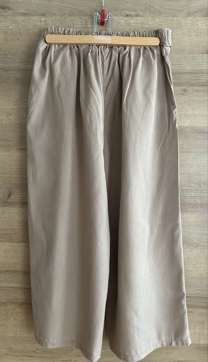 Pantaloni: Sommerhose Beige – Usato da Ennenda venduto da mar_kz98 1