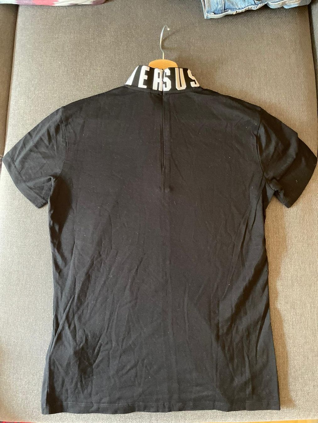 T-shirt: Versus Versace T-Shirt – Usato da Basel venduto da luc_m799 1