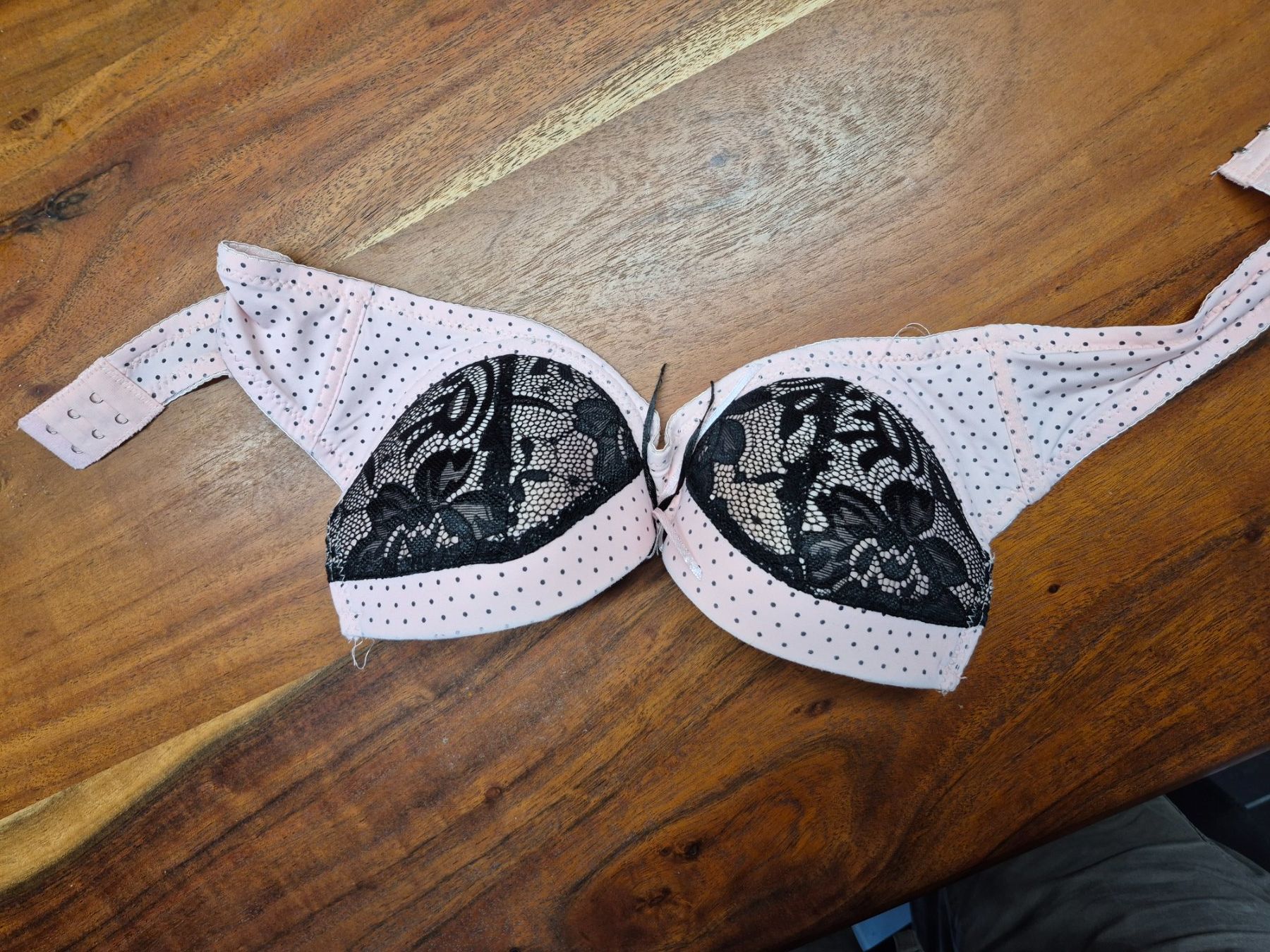 Altra biancheria intima: Schöner Rosa BH (80A) – Usato da Tagelswangen venduto da Daubinator7
