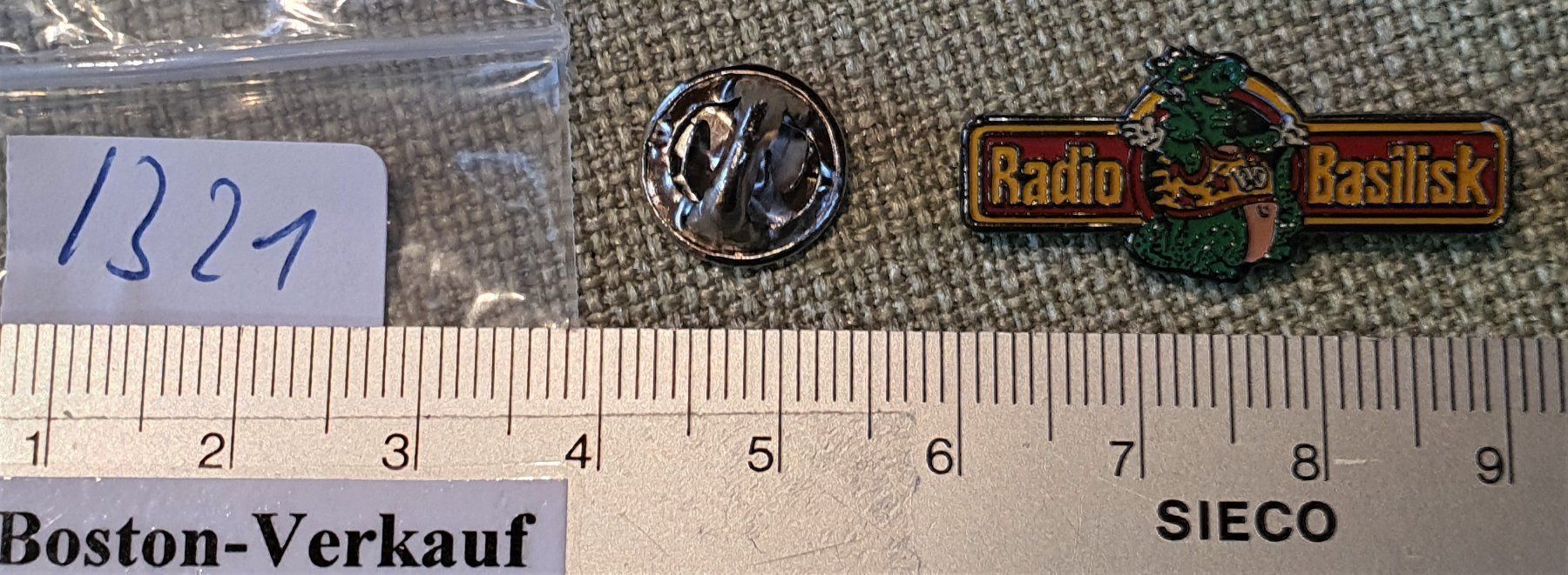 Placchette & Badge: I321 - Pin Radio Basilisk 1993 – Usato da Reinach BL venduto da Boston-Verkauf 2
