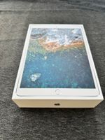 iPad Pro 10.5-inch Wi-Fi 512GB in Silber mit Zubehör